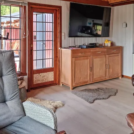 Amazing Home In Mandal With Wifi Feriehus *