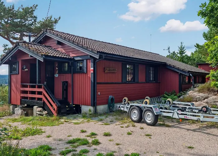 Semesterbostad Amazing In With Wifi Mandal